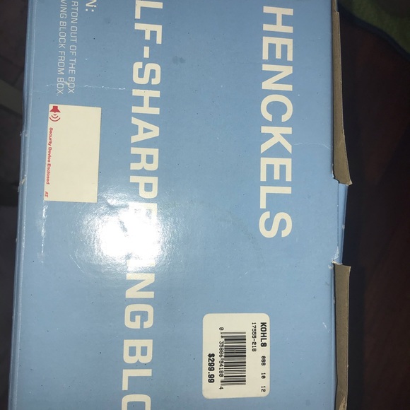 Brand new, never used HENCKELS 16-piece knife set with self- sharpening block. - Picture 4 of 4